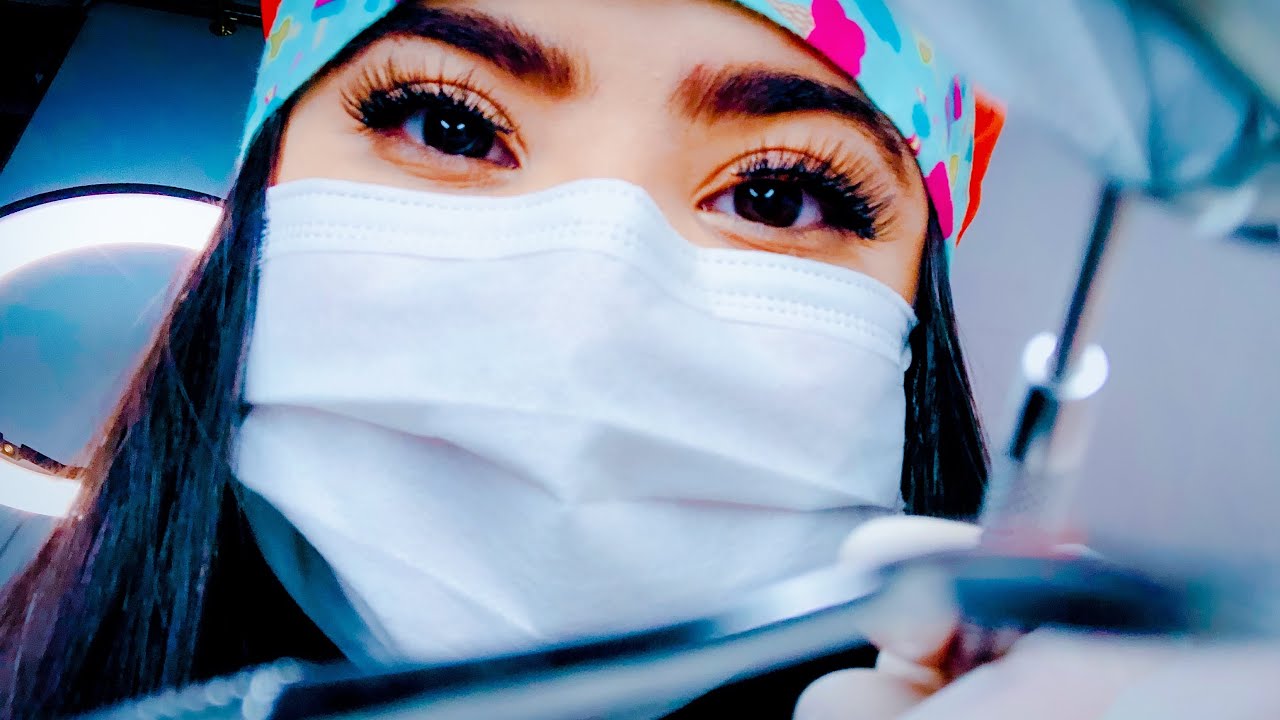 ASMR: DENTISTA 🦷 MEIGA! Limpando seus dentes com muito carinho.