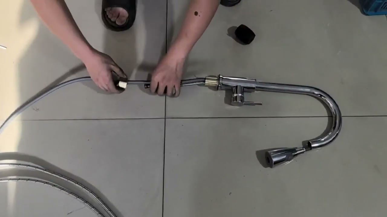 RB20071 Llave Monomando Lavaplatos Extensible Grifo Cocina Plateado Vídeo de instalación