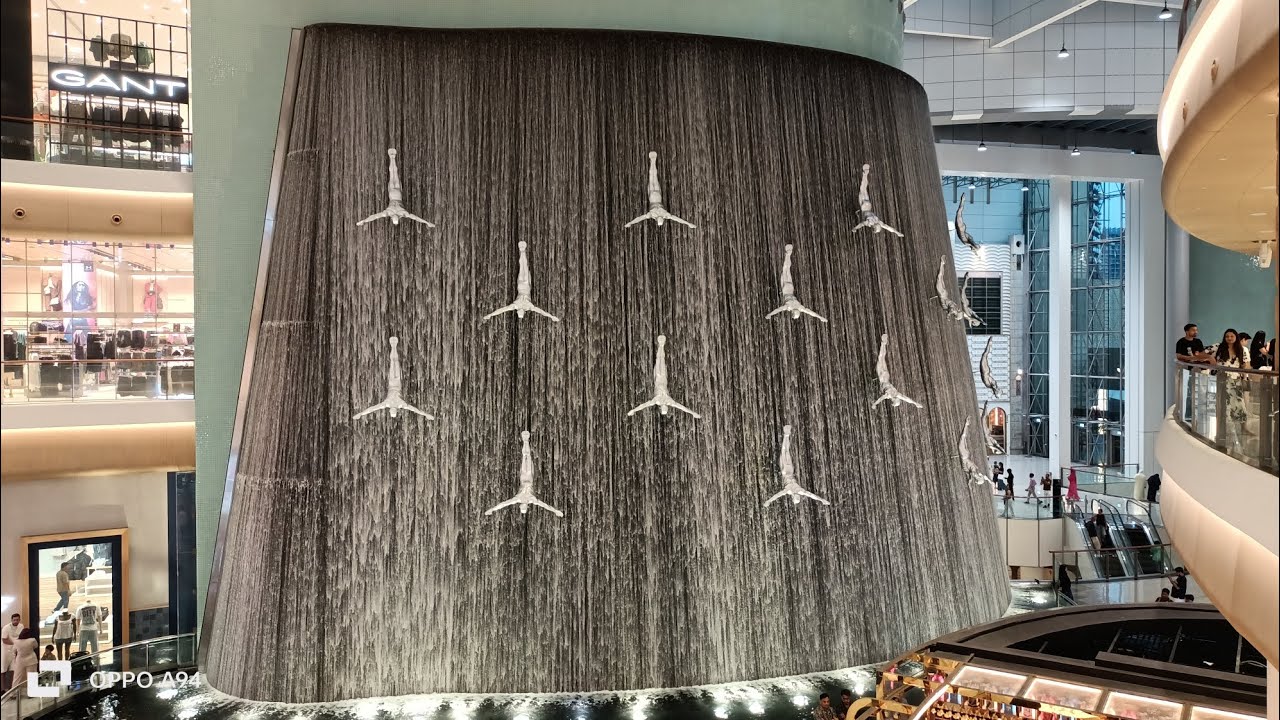 The Flying Angels Inside Dubai Mall