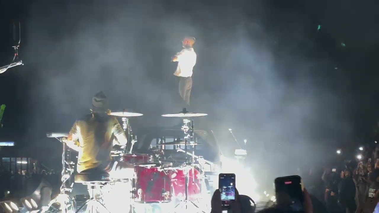 Twenty One Pilots - Toronto night 2 - FULL STAGE B SET - Breach Tour 