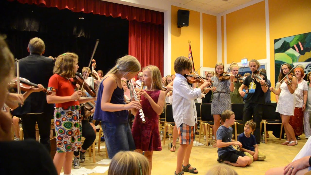 Afslutningskoncert p&aring; haugaards fiddle school 2014 Harald Haugaard 2