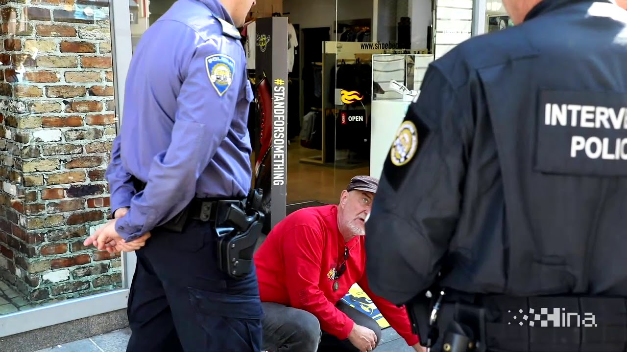 Policija privela fotoreportera