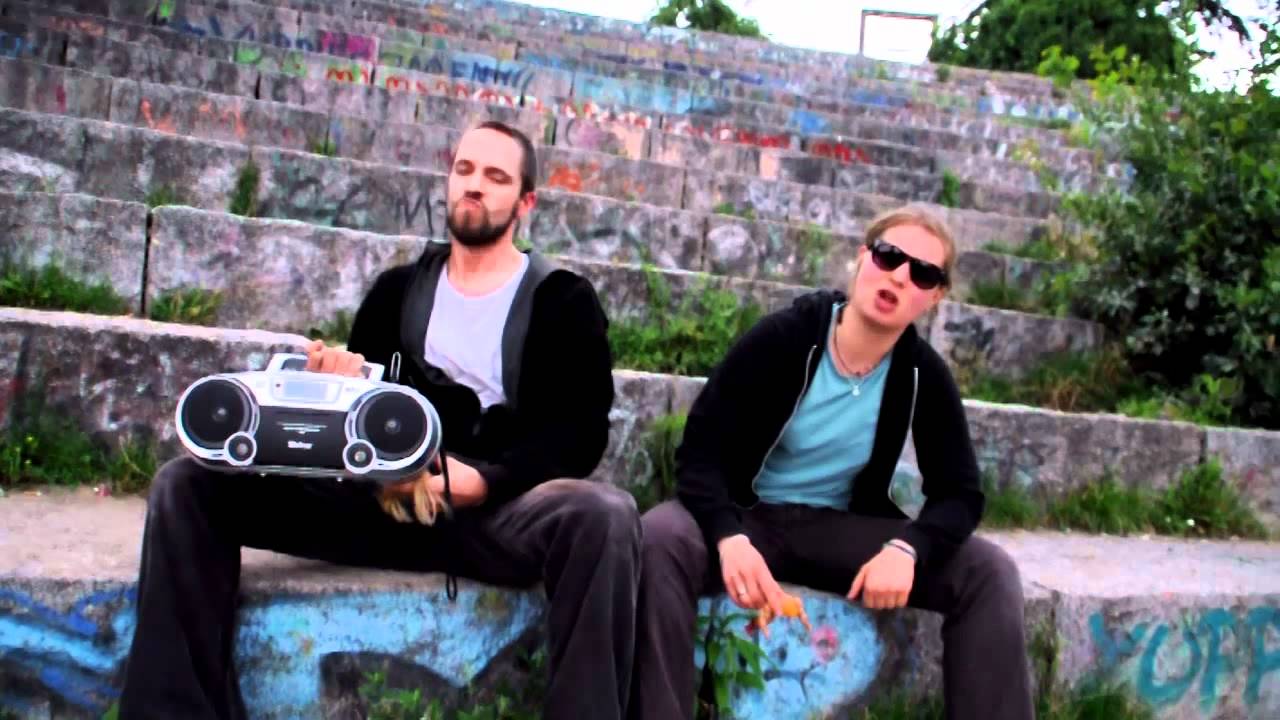 Starkult - Tapete & Lena Stoehrfaktor (Official Street Video HD)