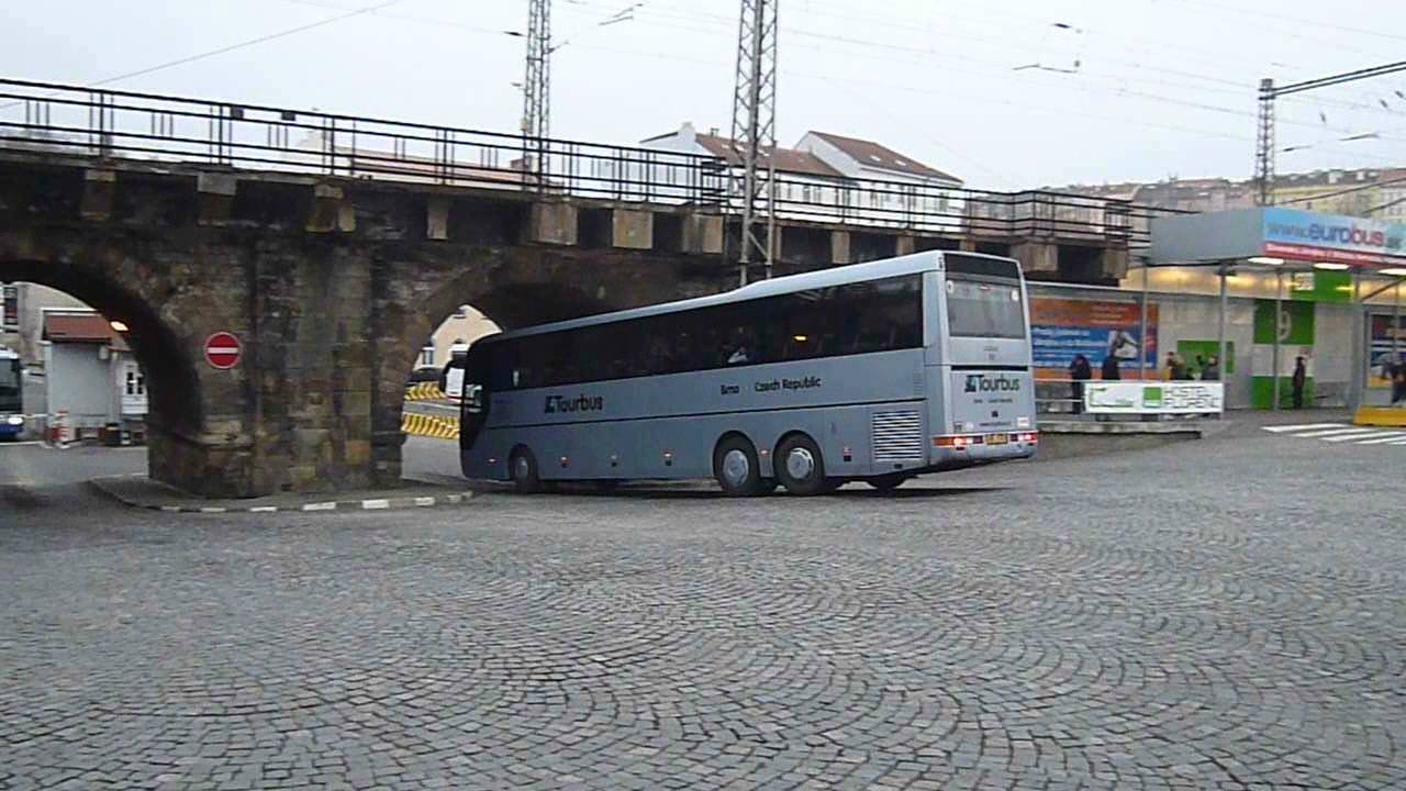 Irisbus Arway 12 DPCHJ a MAN Lion&acute;s Top Coach RH 463 Tourbus odj&iacute;žd&iacute; z &Uacute;AN Florenc, Praha