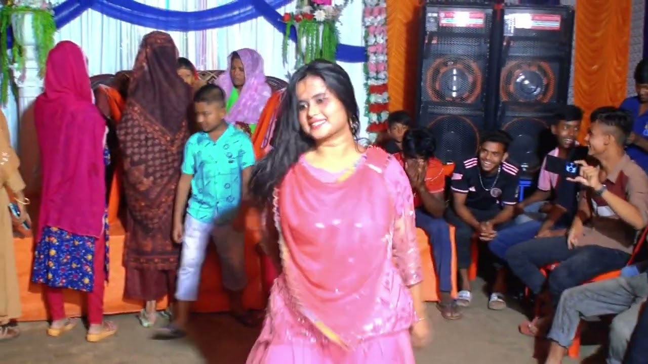 বিয়ে বাড়ির নাচ | কিস দিয়াছে পোলা কিস দিয়াছে | Kiss Diya Se Pola | Bangla Dance | Dance Zone BD