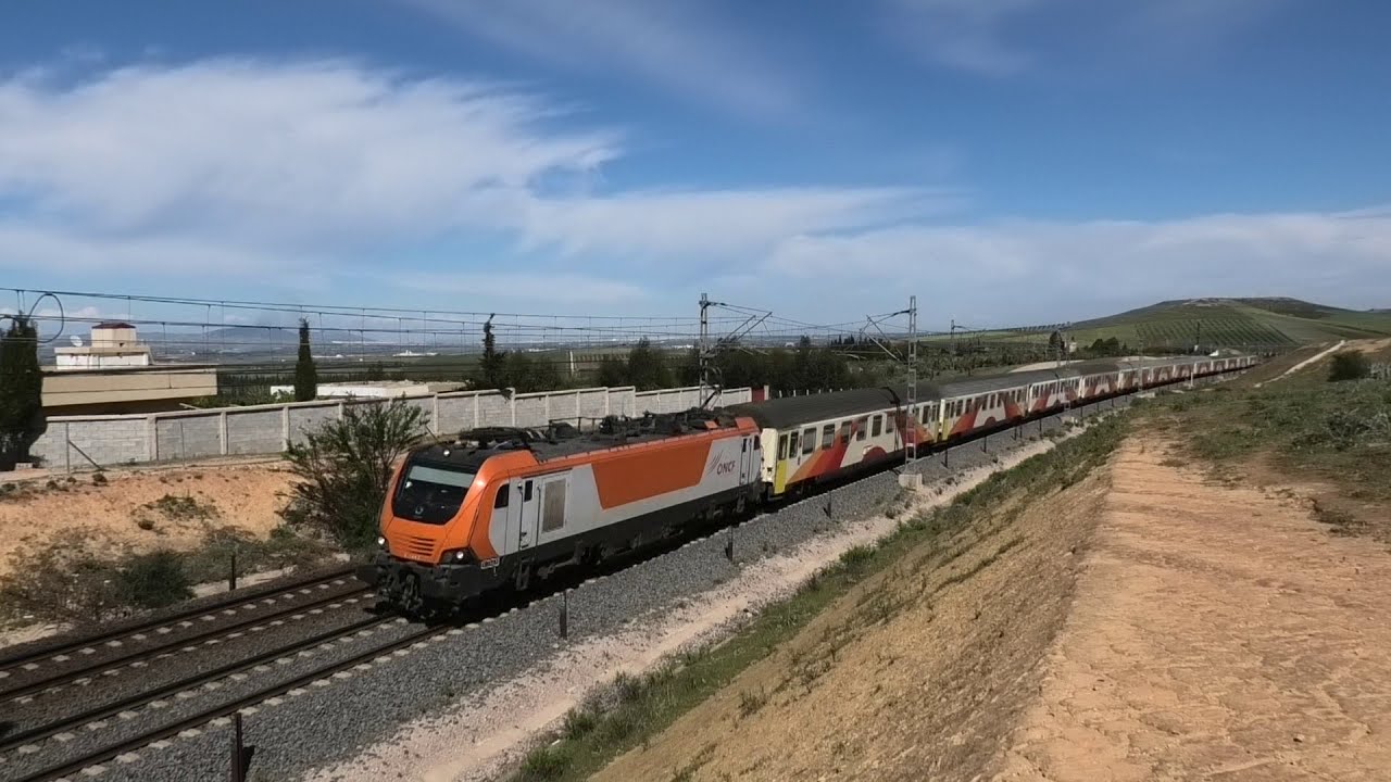 (HD) ONCF Moroccan trains at speed, Laqsir - 12/4/19