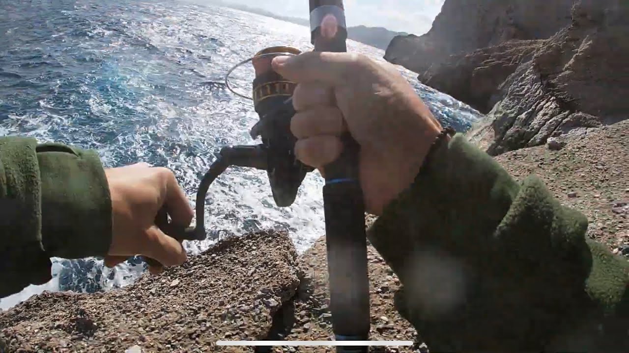 Shore Jigging with lots of amberjacks and bonito!!! Live Strikes - C&R!!!!!!