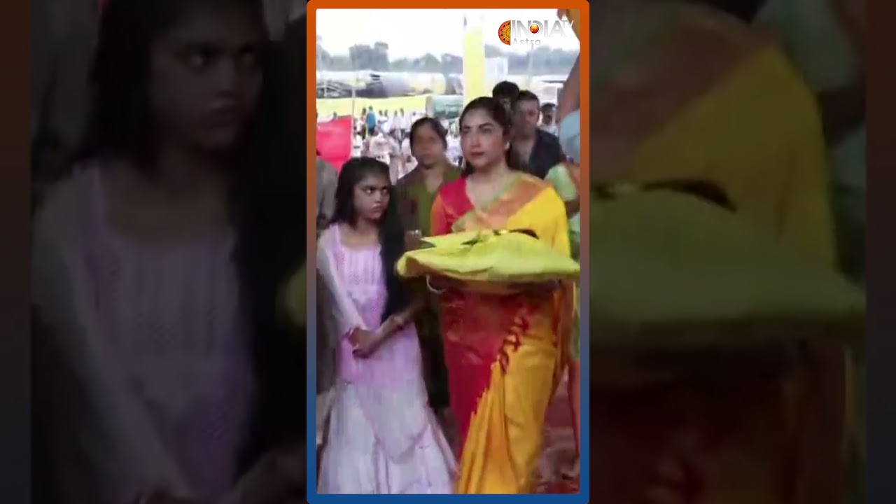 संध्या अर्घ्य देते दिखी एक्ट्रेस अक्षरा सिंह #shorts #indiatvastro #astro #chhathpuja2025