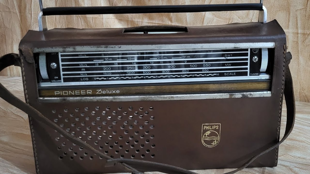 Philips#pioneer# Deluxe 3 band Radio made in Holland# 9828622958