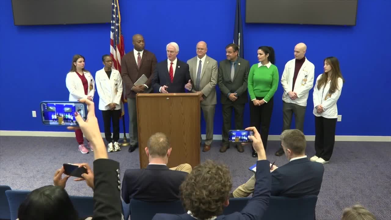 Virginia lawmakers push bipartisan legislation to lower prescription drug costs