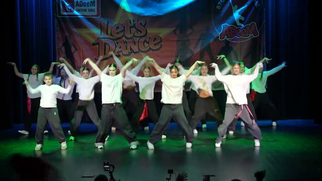 ADeeM Wigilijne Pląsy  2025 grupa open hip hop 12+