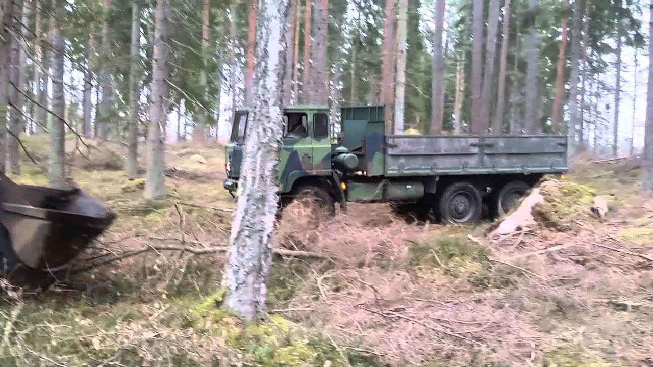 Mets&auml;koneen uponnut suohon