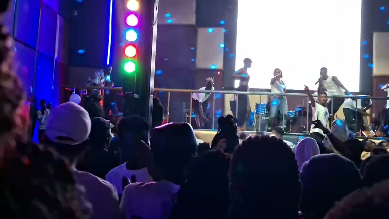 Cal j vinka performing komo komo at kiazala festival 1