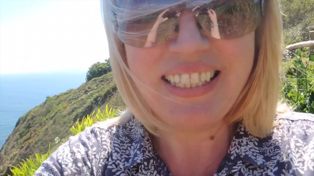 CORNISH WALK - Cadgwith and the Devil's Frying Pan
