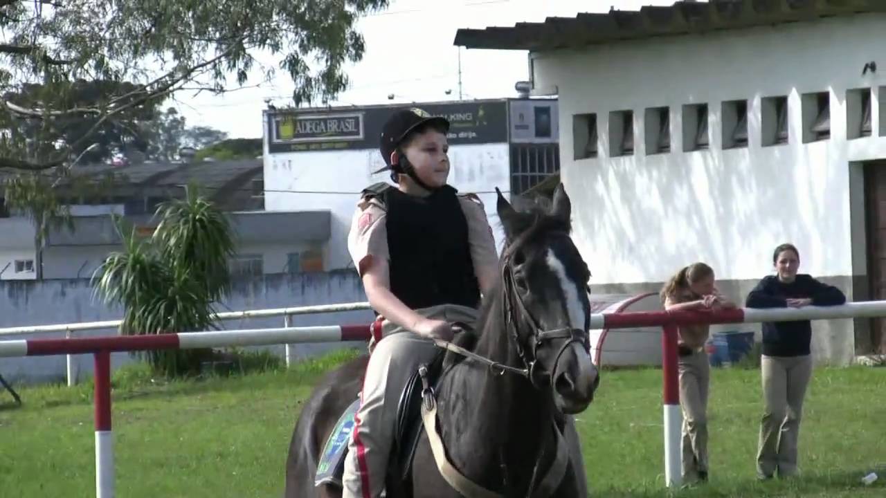Colégio Militar de Curitiba Aula de Equitação Al Roger Prof Sgt Fabian 13 OUT 2010 HD720p