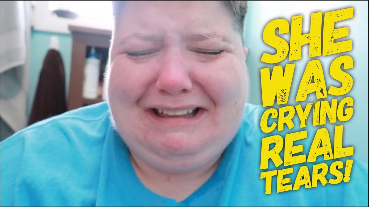 SHE GOT MAX HEAT (CAPSAICIN) IN HER EYES! HILARIOUS! (17 days!)