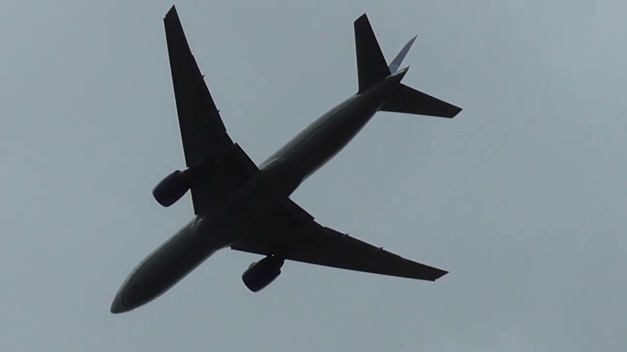 United B772 Screecher Departure @ London Heathrow #b772 #Heathrow