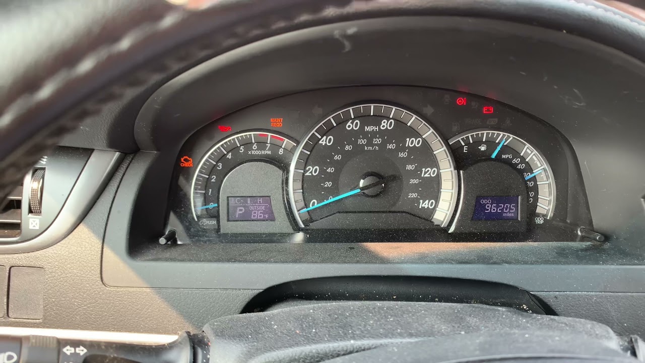Cách Tắt Đèn báo Maint Reqd trên Toyota Camry đơn giản.