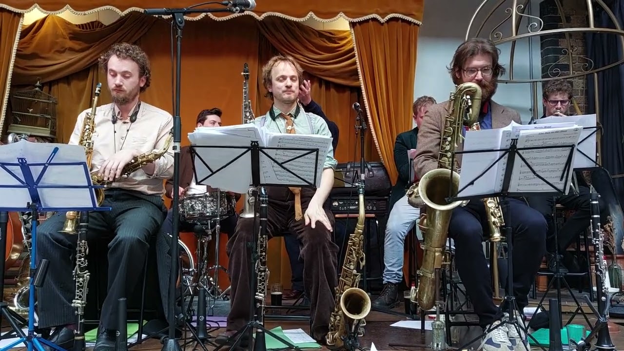 Ewan Bleach and his band play 'The St Petersburg Gelatery Blues' 17.3.2024