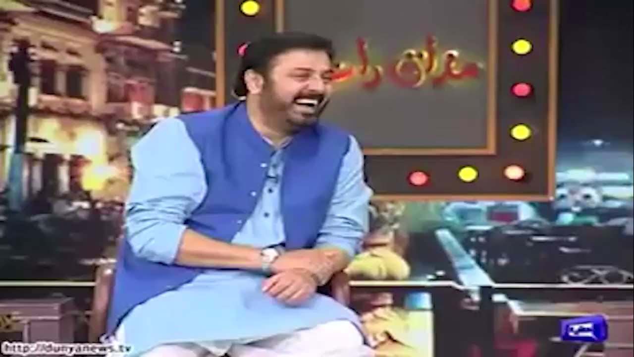 Hilarious Iftikhar Thakur making fun of Hamza Ali Abbasi