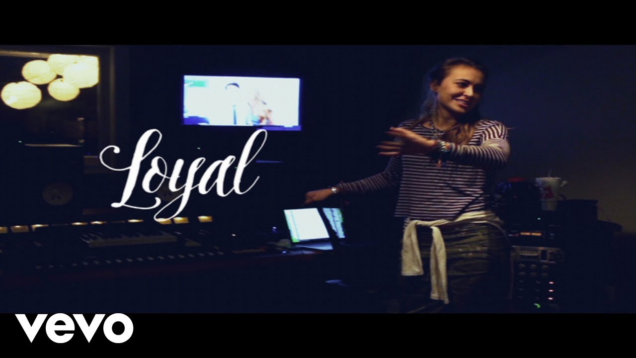 Lauren Daigle - Loyal (Lyric Video)