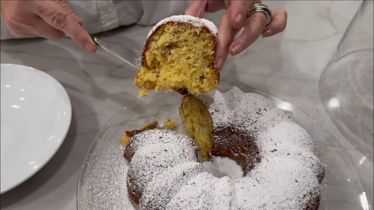 Moistest cake you will ever make ( Banana pudding cake ) 