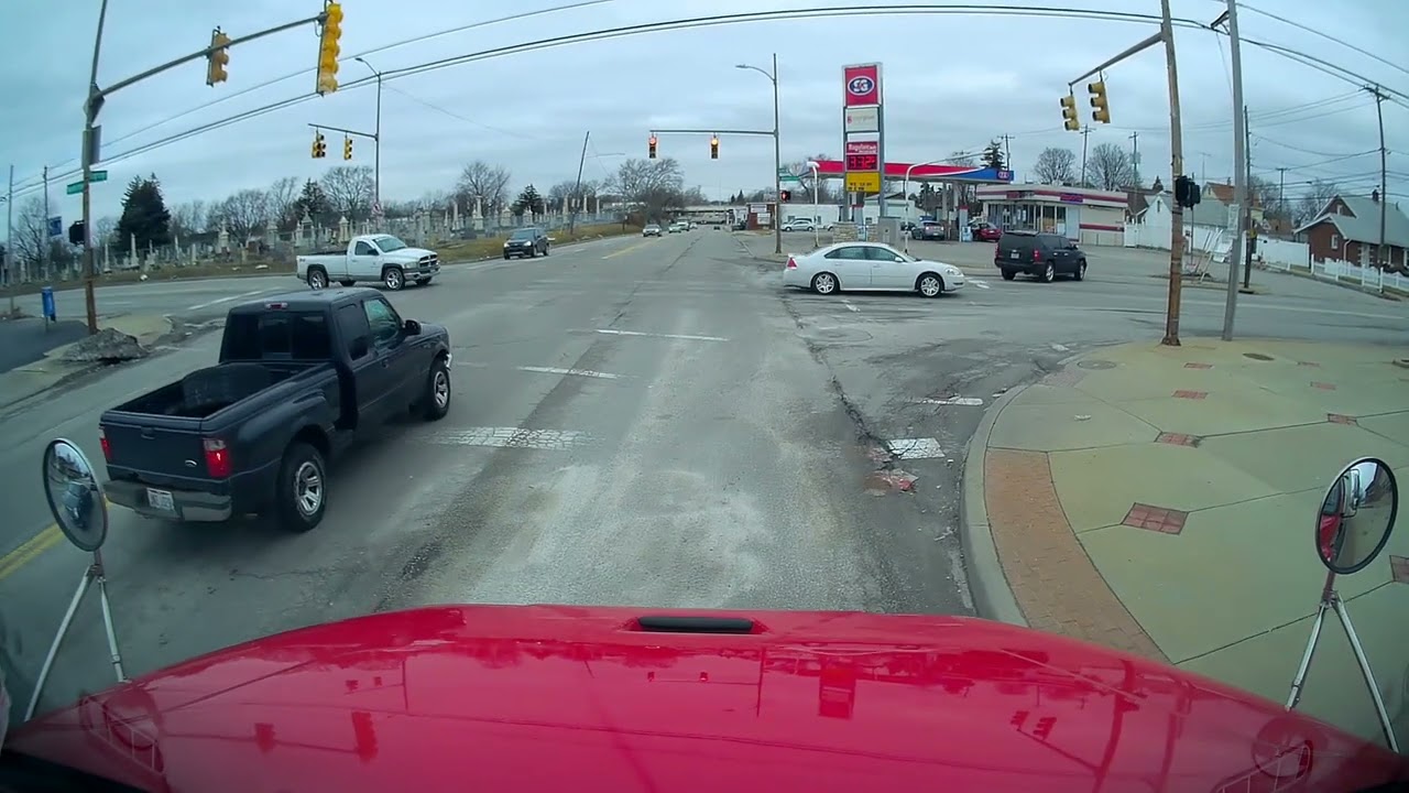 Driving through the hood in Toledo Ohio. Lagrange Street.