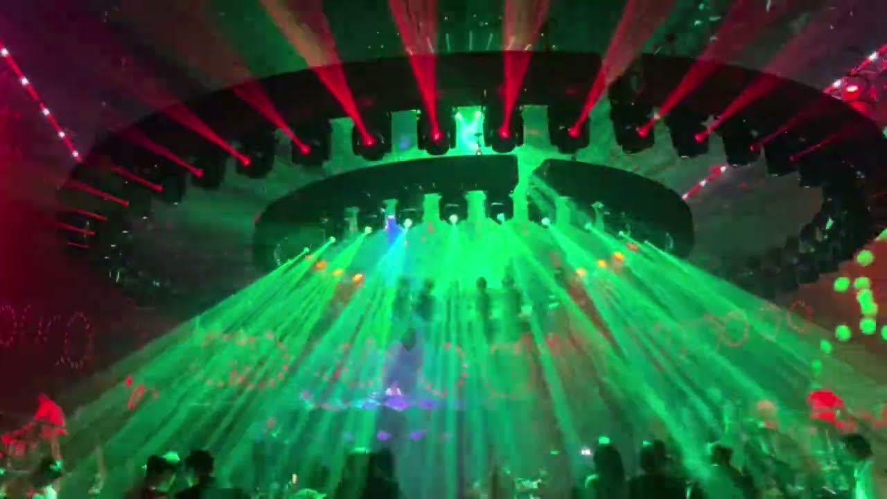 NGÃ TƯ ĐƯỜNG REMIX