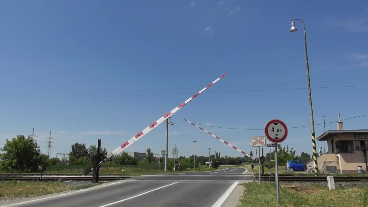 Mechanical Gates Railroad Crossing - Hadovska Cesta, Komárno (SK)