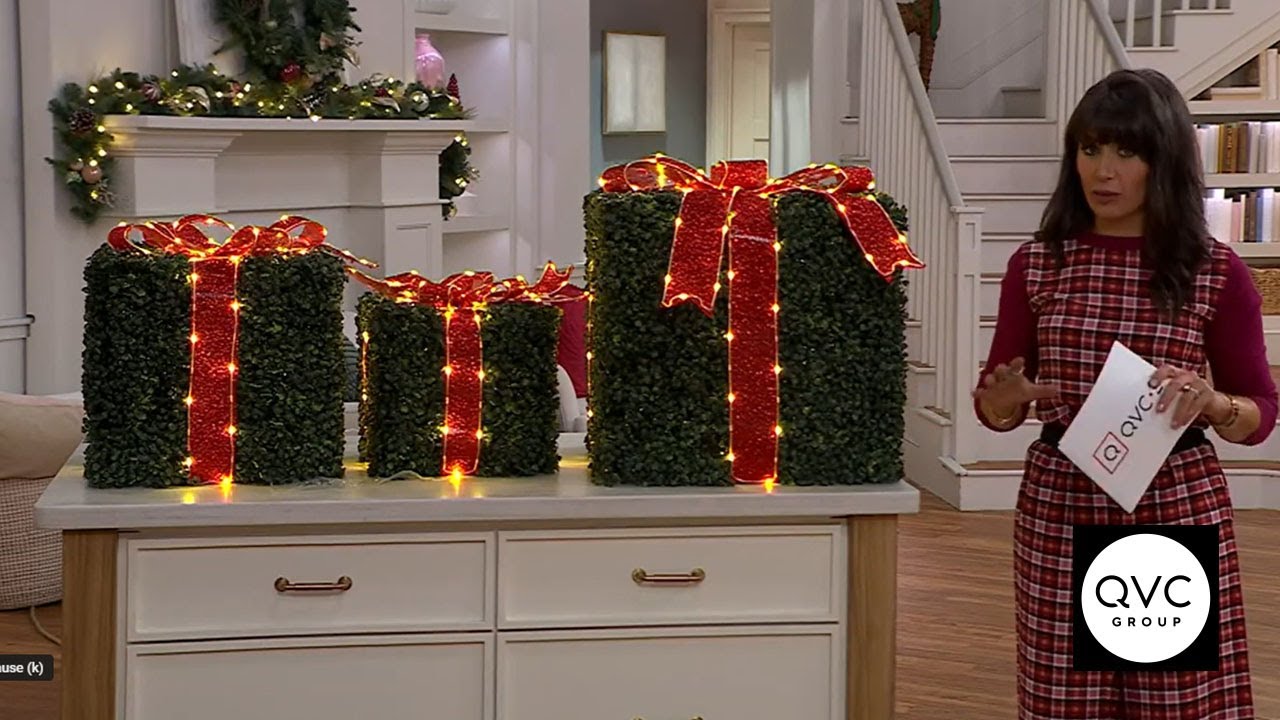 Kringle Express S/3 Oversized In/Outdoor Lit Boxwood Presents | QVC