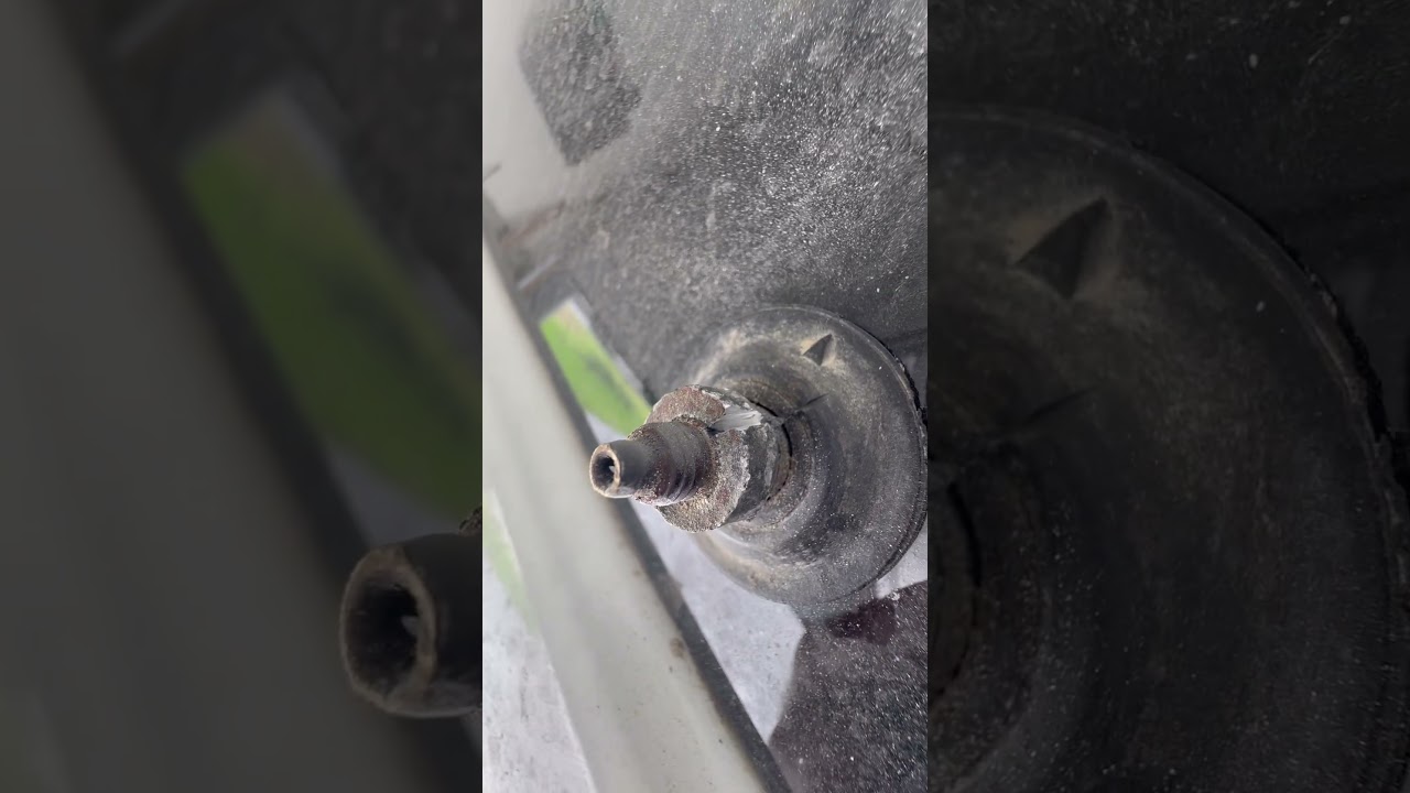 Rear Wiper Arm Seized? This Trick Works on ANY Car (Audi Q5 Demo)