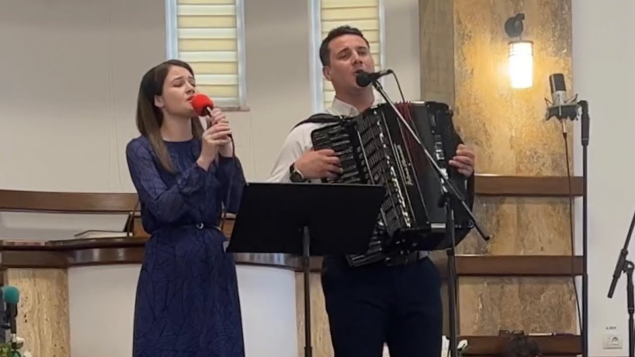 Filip si Naomi Haprian • O iubire cântec dulce
