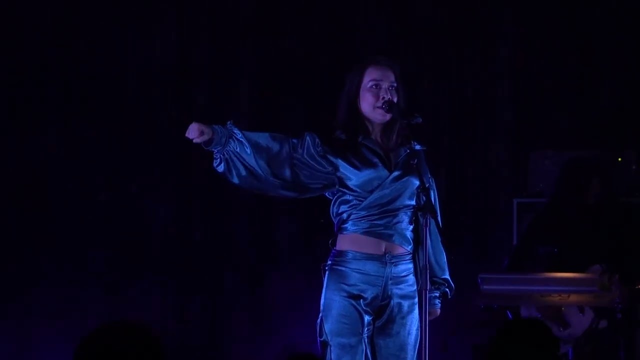 Mitski - Francis Forever (Radio City Music Hall, NYC 7/22/22)