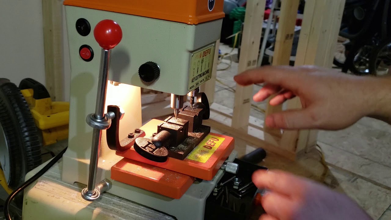 Defu 368a Key Duplicator/Key Cutting machine. BMW Key Cutting