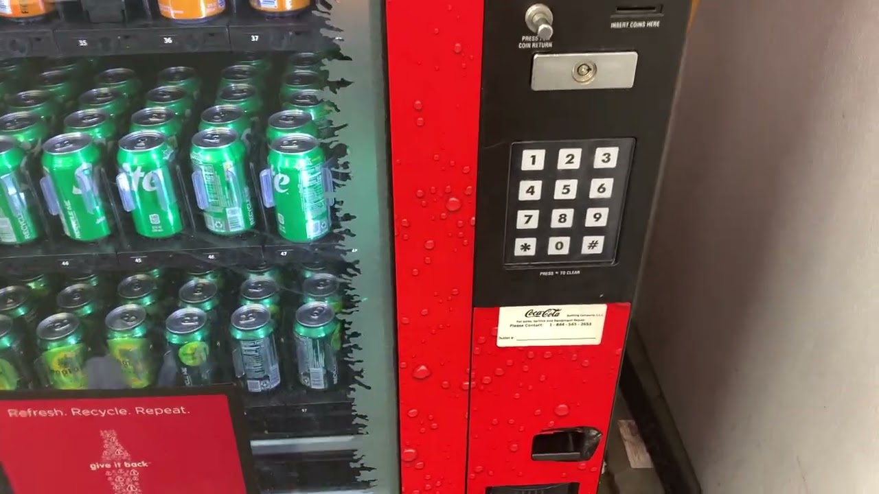 (Almost Epic Fail!) The Royal Vendors Vending machine at ShopRite