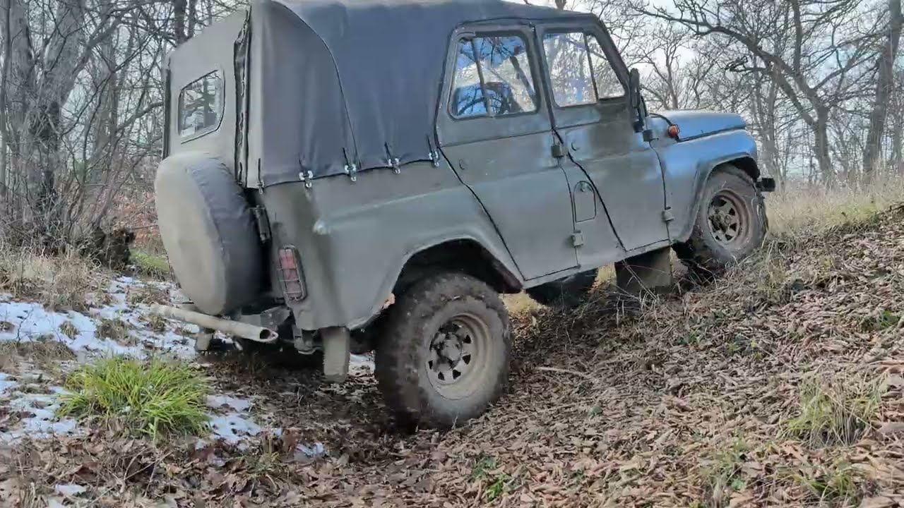 УАЗ 469: Работает ли блокировка БТР-60 в лесу? Тест Иж-Техно 2.4#automobile #uaz #offroad #uaz 