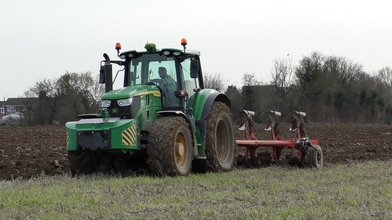 John Deere 6M-155 & Kuhn 5 Furrow Ploughing