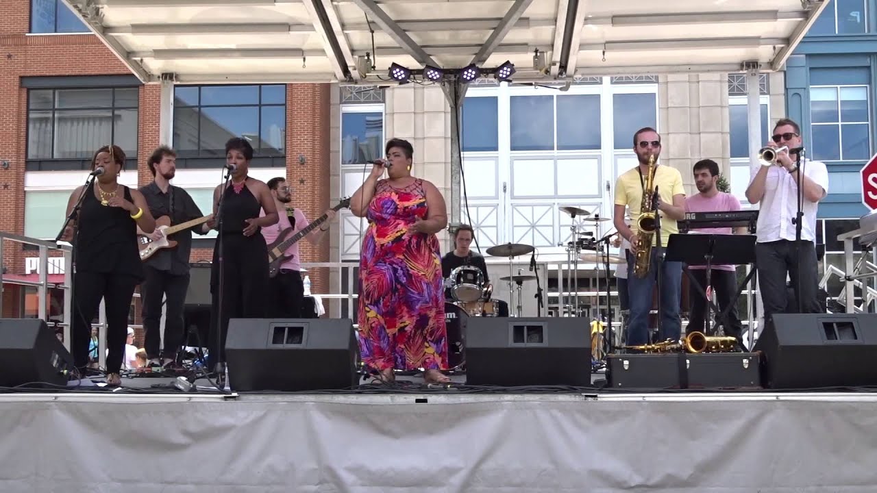 Lyndsey Smith and Soul Distribution - Feel Your Touch - Southside Works, Pittsburgh, PA - 07-11-15