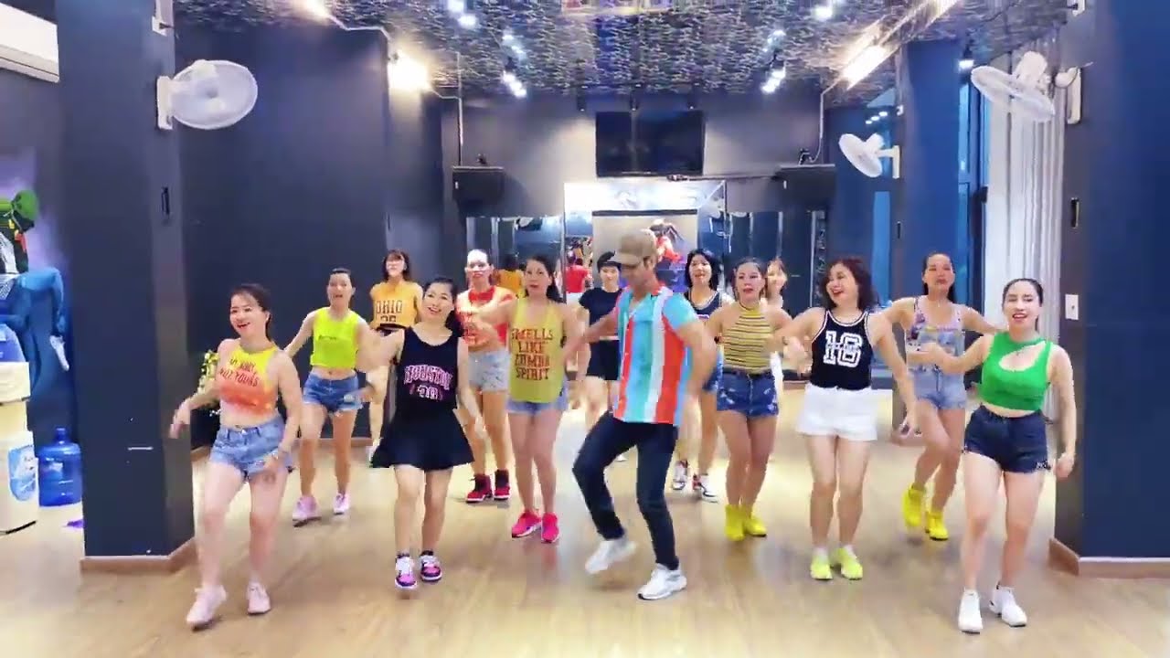 Param Sundari Dance | Bollywood Zumba | Kriti Sanon | Mimi | Pankaj Tripathi | Dance Workout |