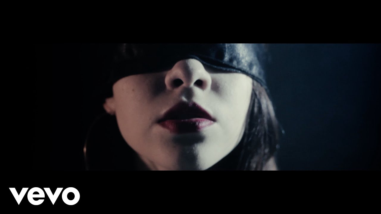 Gretcheen Grey - Mundos diferentes (Official Video)