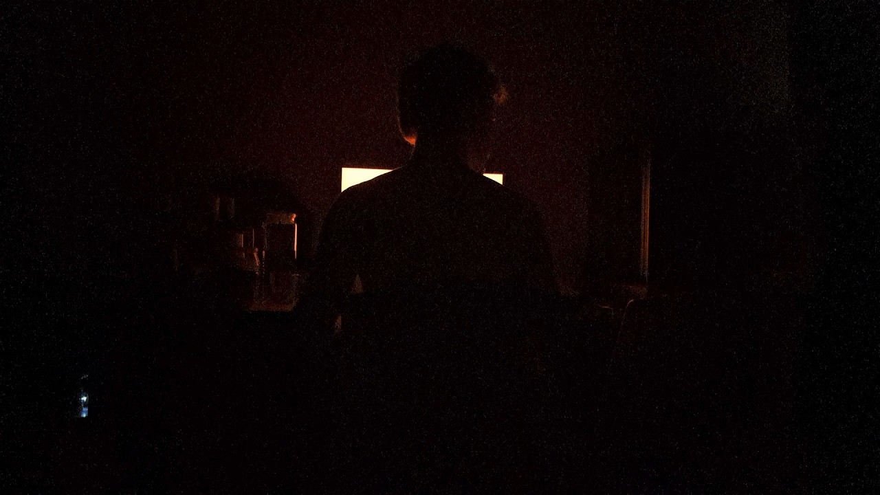 ASMR | Mouvements et jeux d'ombres en se concentrant sur soi 💤🔦🖖