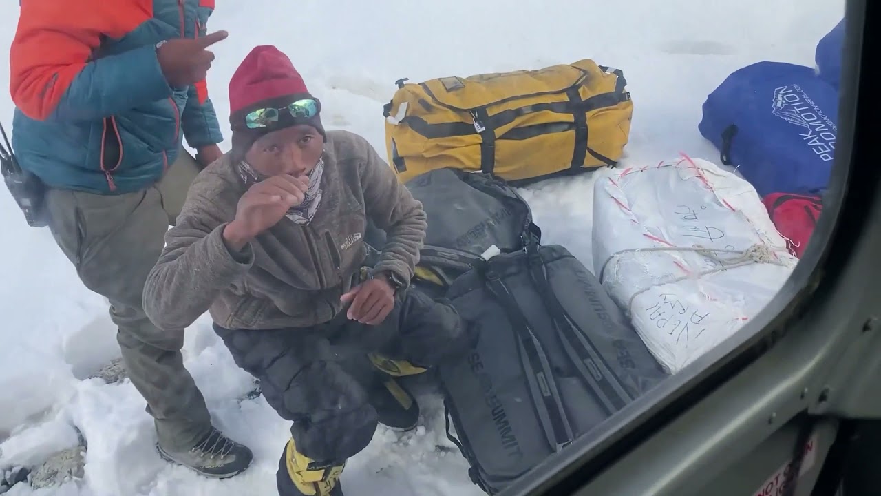 Everest base camp to Pheriche heli