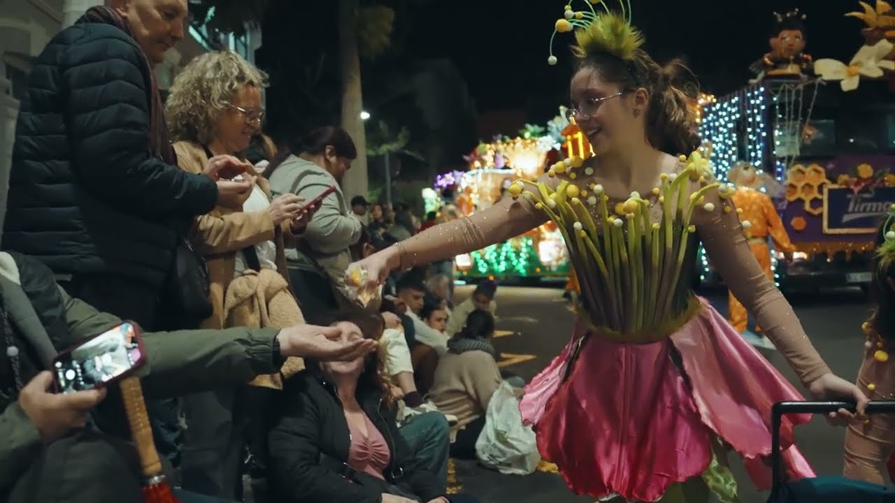 Carroza Tirma en la Cabalgata Anunciadora del Carnaval de Santa Cruz de Tenerife 2026.