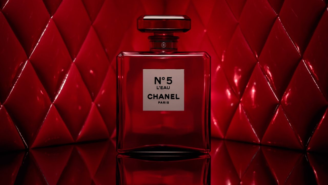 N&deg;5 Comes in Red for a Limited Edition &ndash; CHANEL Fragrance