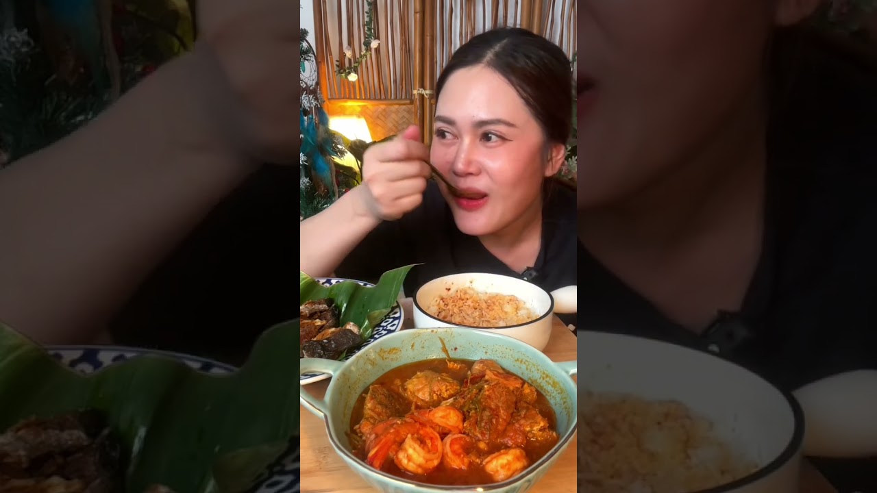 แกงส้มใบชะครามกุ้งสุก น้ำแกงเข้มข้น กินกับปลาสวายแดดเดียวทอด อร่อยมาก
