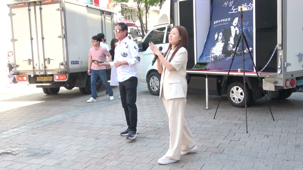 듀엣 . 오페라 축배의 노래 라트라비아타 커버 - 거리성악가  거성노희섭&소프라노 노혜진 - 명동 버스킹 .