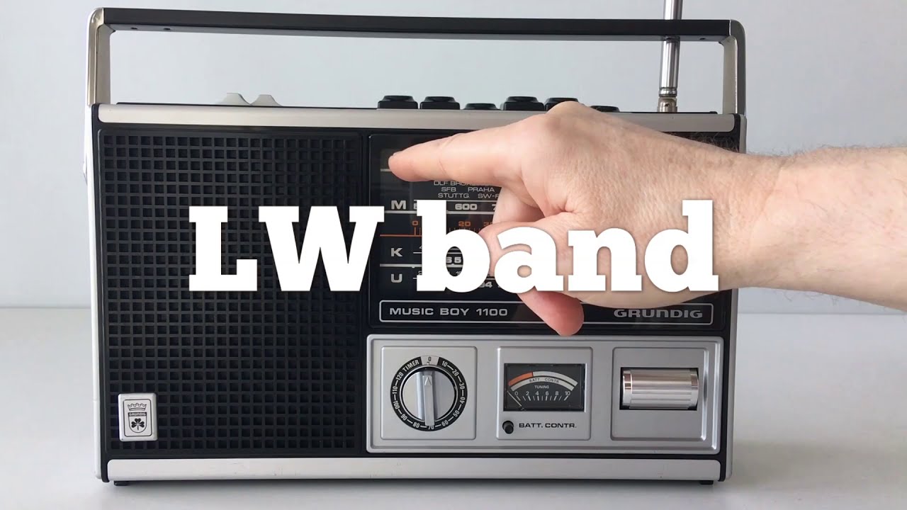 Grundig Music-Boy 1100 Radio (1976-78) - Full function demo (with captions + bandscan!)