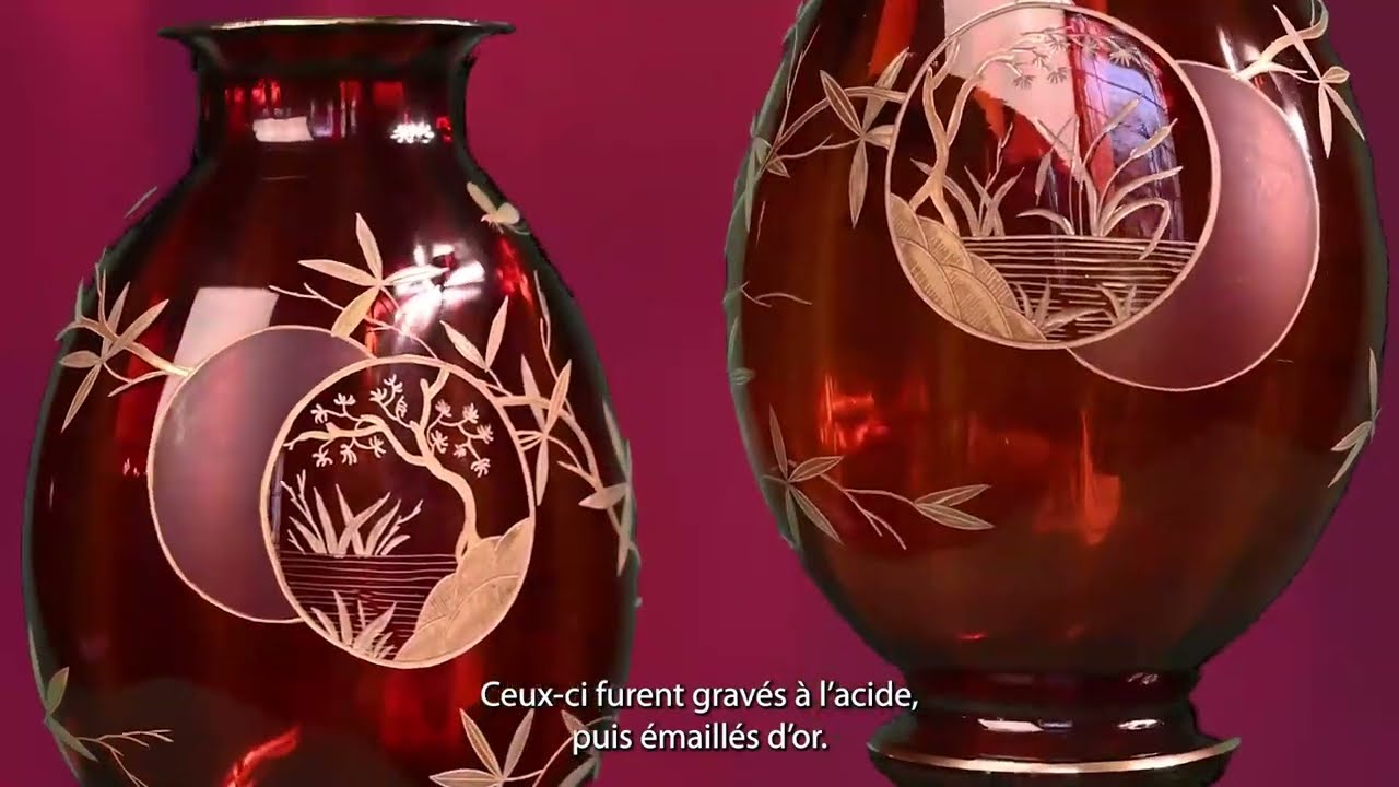 Cristallerie Saint-Louis, Paire de vases rubis au d&eacute;cor japonisants, v. 1880