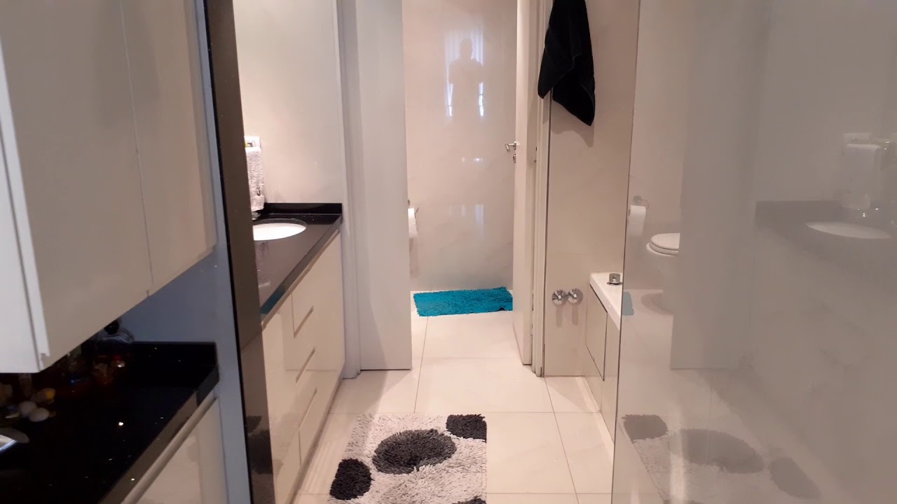 Vestidor y ba&ntilde;o principal