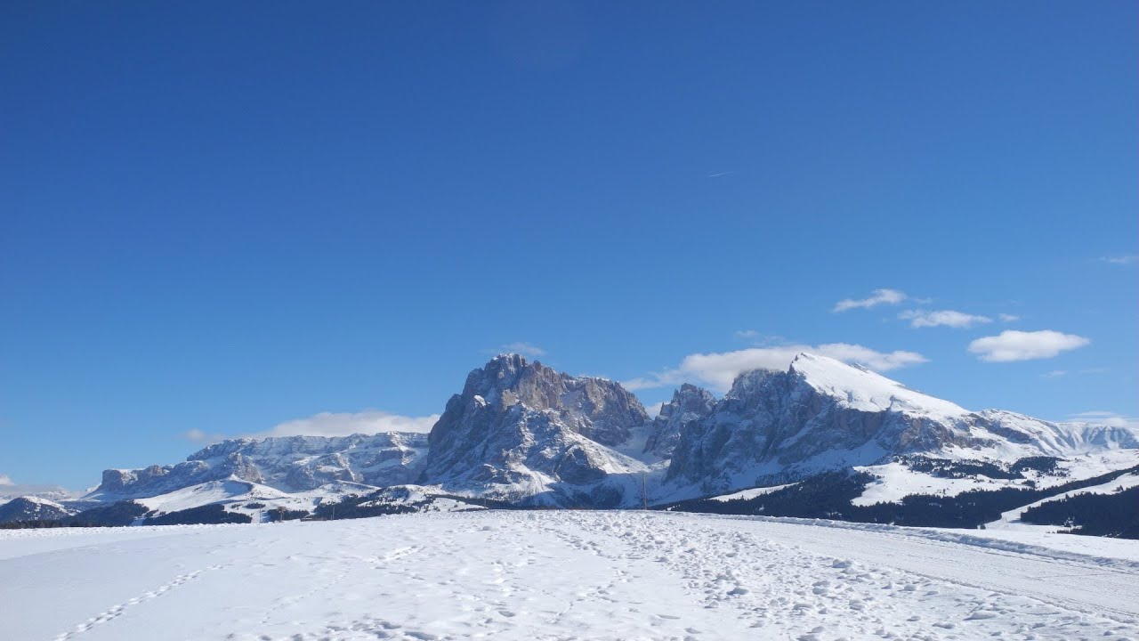 Skiing Selva di Val Gardena